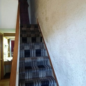 Red Carpet Inn - Going up too loft - Hotels Near Me - North Chicago, Illinois Red Carpet Inn - Going up too loft - Hotels Near Me - North Chicago, Illinois