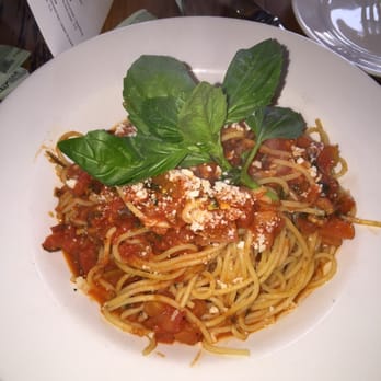 Piatti - Spaghetti sauce is not sweet. Tastes more rustic and organic than most. - Pizza Near Me - San Antonio, Texas