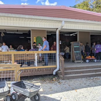 Justus Orchard - Warehouse full of goodies - Fruits & Veggies Near Me - Hendersonville, North Carolina