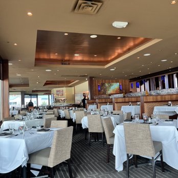 Chart House - the dining area of the restaurant - Seafood Near Me - Newport, Kentucky Chart House - the dining area of the restaurant - Seafood Near Me - Newport, Kentucky
