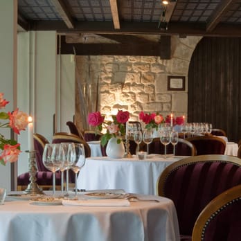 Relais du Bois Saint Georges Restaurant - Le restaurant nappé entièrement. - French Near Me - Saintes, 17 Relais du Bois Saint Georges Restaurant - Le restaurant nappé entièrement. - French Near Me - Saintes, 17