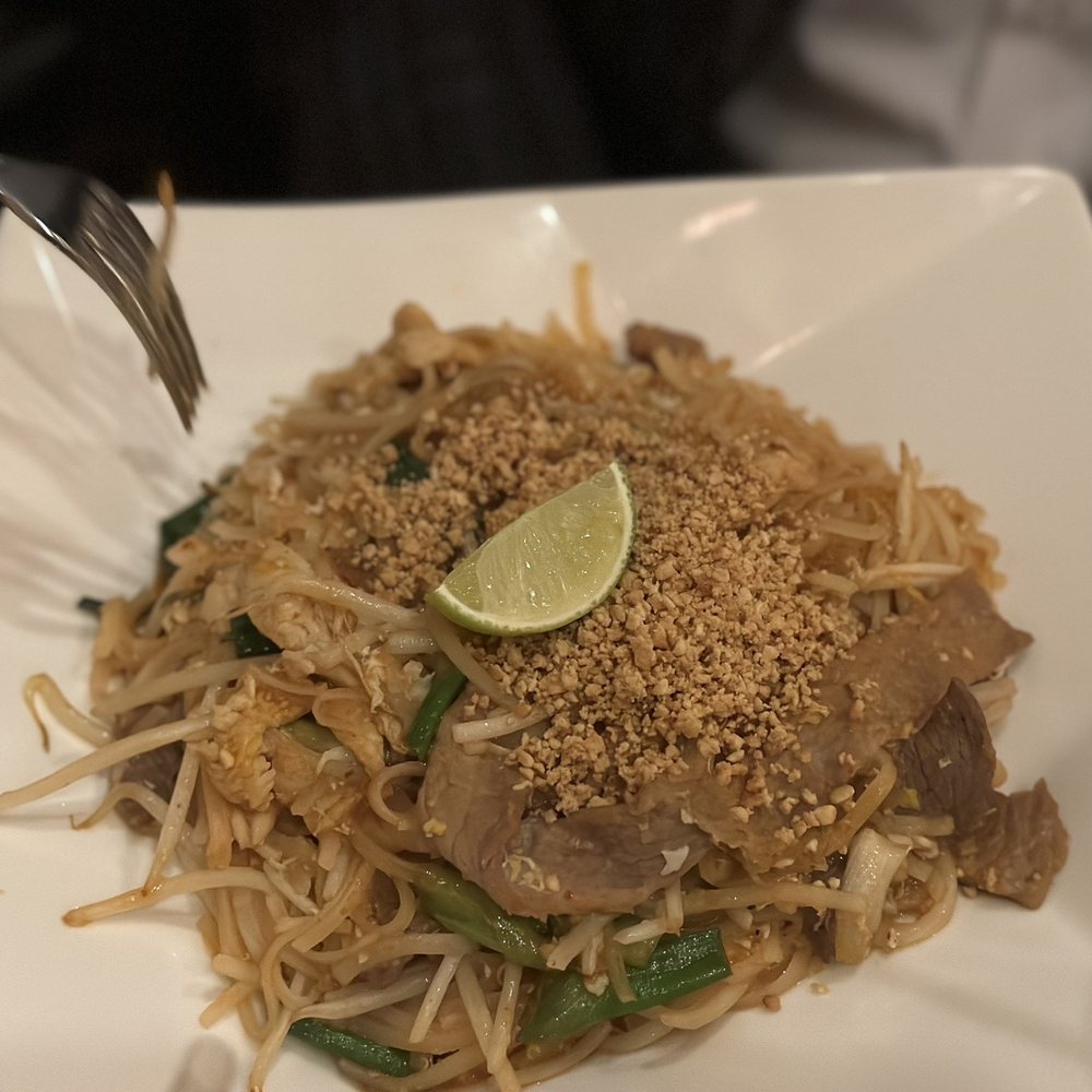 Tida Thai Cuisine NFK - Pad Thai - Thai Near Me - Norfolk, Virginia