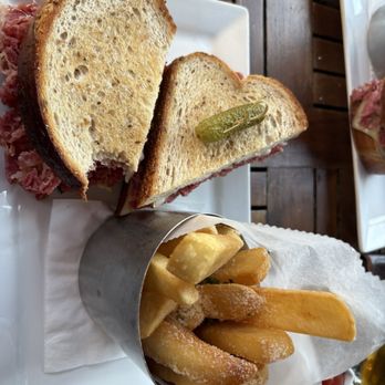 The Kerryman - Corned Beef Sandwich - Irish Near Me - Chicago, Illinois The Kerryman - Corned Beef Sandwich - Irish Near Me - Chicago, Illinois