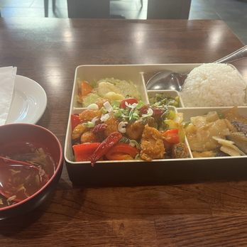 Red Hot Wok - Kung Pao Salmon / 宮保鲑鱼(辣) - Chinese Near Me - Palo Alto, California Red Hot Wok - Kung Pao Salmon / 宮保鲑鱼(辣) - Chinese Near Me - Palo Alto, California