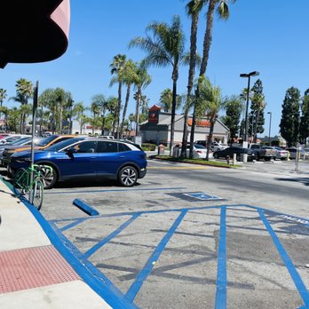Zena Threading - Plenty of parking - Threading Services Near Me - Maywood, California Zena Threading - Plenty of parking - Threading Services Near Me - Maywood, California