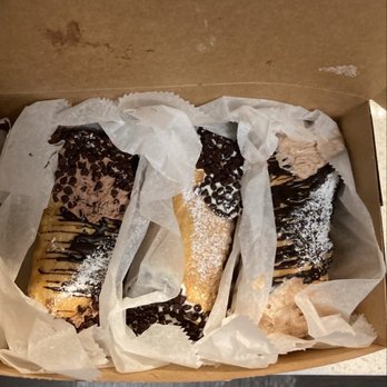 Mike's Pastry - Bakeries Near Me - Boston, Massachusetts