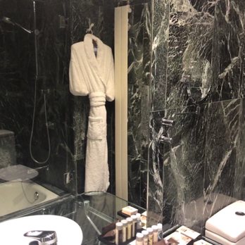 Renaissance Barcelona Hotel - Hotels Near Me - Barcelona, B