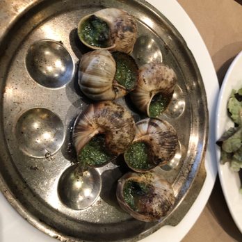 La Colombe - Snails! Very garlic-y with pesto - French Near Me - Paris, 75 La Colombe - Snails! Very garlic-y with pesto - French Near Me - Paris, 75