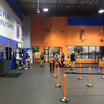 Sky Zone Trampoline Park - Trampoline Parks Near Me - Elmhurst, Illinois Sky Zone Trampoline Park - Trampoline Parks Near Me - Elmhurst, Illinois