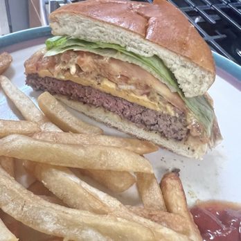 Alba's Pizzeria & Restaurant - Cheeseburger Deluxe - Pizza Near Me - Jamaica, New York