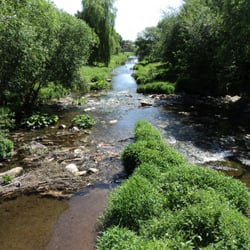 Fluss  Zorge - Zorge im Stadtgebiet Nordhausen bei Niedrigwasser