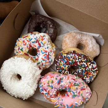 Dixie Cream Donuts - Donuts Near Me - West Palm Beach, Florida