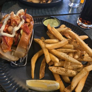 Monroe Bay Oysterette - Hot lobster roll - Seafood Near Me - Haymarket, Virginia Monroe Bay Oysterette - Hot lobster roll - Seafood Near Me - Haymarket, Virginia