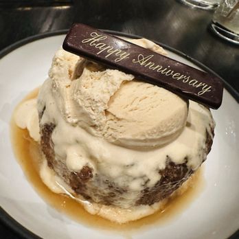 Gordon Ramsay Hell's Kitchen - Sticky Toffee Pudding  ORDER THE DESSERT! - Steakhouses Near Me - Stateline, Nevada
