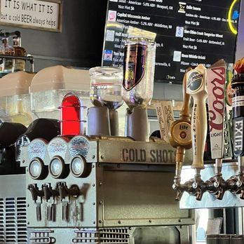 Shakers Sports Bar & Grill - Cold shot - American Near Me - Ottawa, Illinois