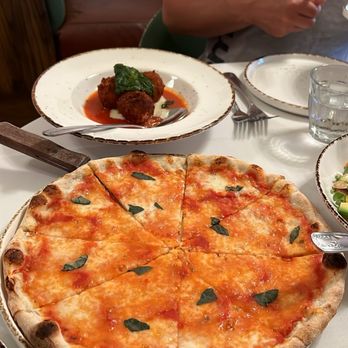 Molo - Margherita - Italian Near Me - Newport Beach, California Molo - Margherita - Italian Near Me - Newport Beach, California