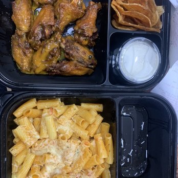 Oregano's - Burnt wings. Pasta no sauce. No garlic bread. - Pizza Near Me - Queen Creek, Arizona Oregano's - Burnt wings. Pasta no sauce. No garlic bread. - Pizza Near Me - Queen Creek, Arizona