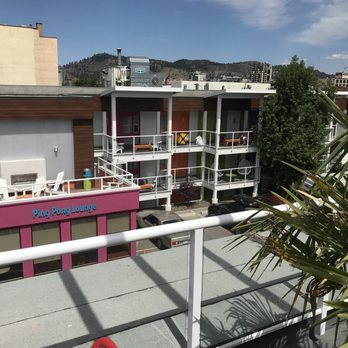 Hotel Zed - Rooms & Ping Pong Hall - Hotels Near Me - Kelowna, British Columbia