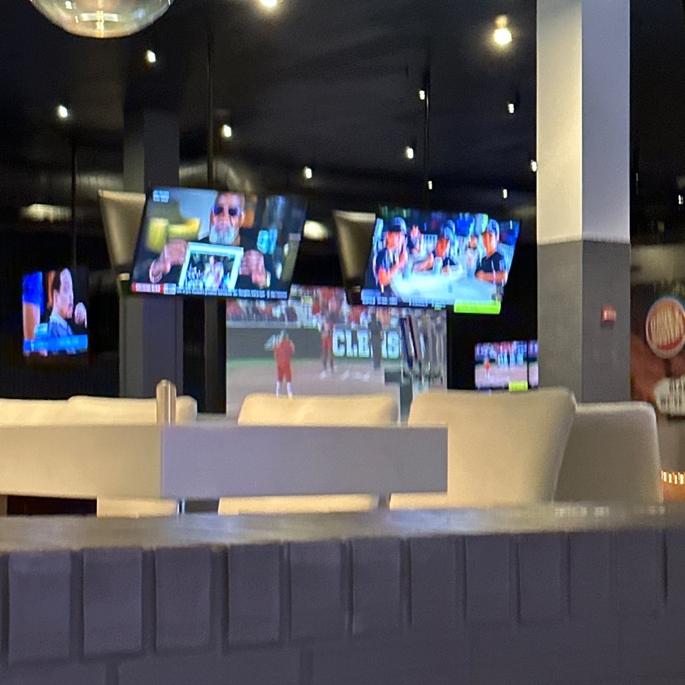 Dave & Buster's Springdale - Cincinnati - View point Bar - Arcades Near Me - Springdale, Ohio
