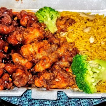 New Apple - chicken and rice in a styrofoam container - Restaurants Near Me - Jamaica, New York New Apple - chicken and rice in a styrofoam container - Restaurants Near Me - Jamaica, New York