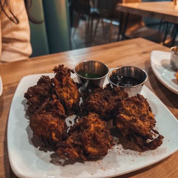 Zuzu Momo - Vegetable Pakora - Indian Near Me - Everett, Massachusetts
