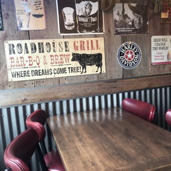Double B's BBQ - Table area inside - Barbeque Near Me - West Allis, Wisconsin