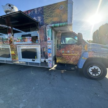 Tacos De La Calle - The truck on appian way in El Sobrante - Food Trucks Near Me - San Ramon, California