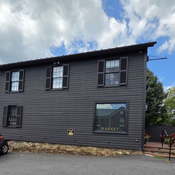 Oak & Ember Tasting Room - Exterior - New American Near Me - Aldie, Virginia