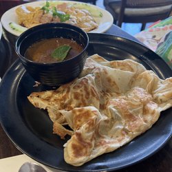 Mamak Don - Excellent Roti! Delicate, warm and perfectly crispy on the outside, soft on the inside!