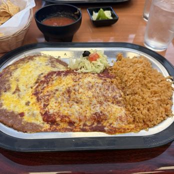 Tres Rosas Mexican Restaurant - Cheese enchiladas - Mexican Near Me - Folsom, California