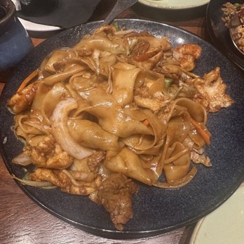 MiYa Chinese - MiYa Combo Hand-Pulled Noodles - Chinese Near Me - Dallas, Texas