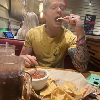 Chili's - Hot husband with Chips & Salsa - Tex-Mex Near Me - Chesapeake, Virginia