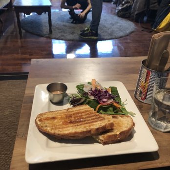 Café Chat l'Heureux - Cat Lady Grilled Cheese - Vegetarian Near Me - Montreal, Quebec Café Chat l'Heureux - Cat Lady Grilled Cheese - Vegetarian Near Me - Montreal, Quebec