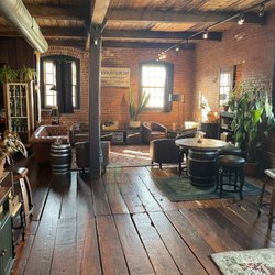 New Liberty Distillery - Awesome tasting room