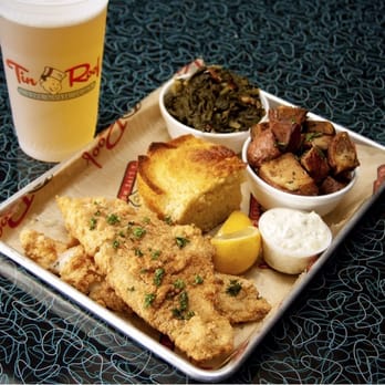 Tin Roof - Catfish platter - American Near Me - Memphis, Tennessee Tin Roof - Catfish platter - American Near Me - Memphis, Tennessee