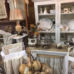 Southern Antiques and Accents - Nice displays of shabby.