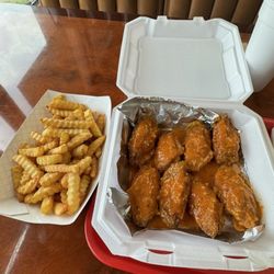 Texas Famous Fried Chicken - 8 Pieces Hot Wing Combo. Delicious