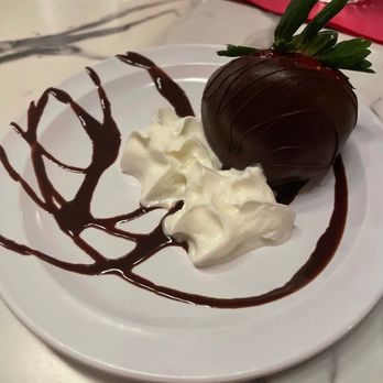 Lulu's Chocolate Bar - Chocolate Covered Strawberries - Desserts Near Me - Savannah, Georgia Lulu's Chocolate Bar - Chocolate Covered Strawberries - Desserts Near Me - Savannah, Georgia