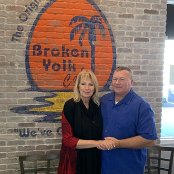 Broken Yolk Cafe - Breakfast & Brunch Near Me - Del Mar, California Broken Yolk Cafe - Breakfast & Brunch Near Me - Del Mar, California