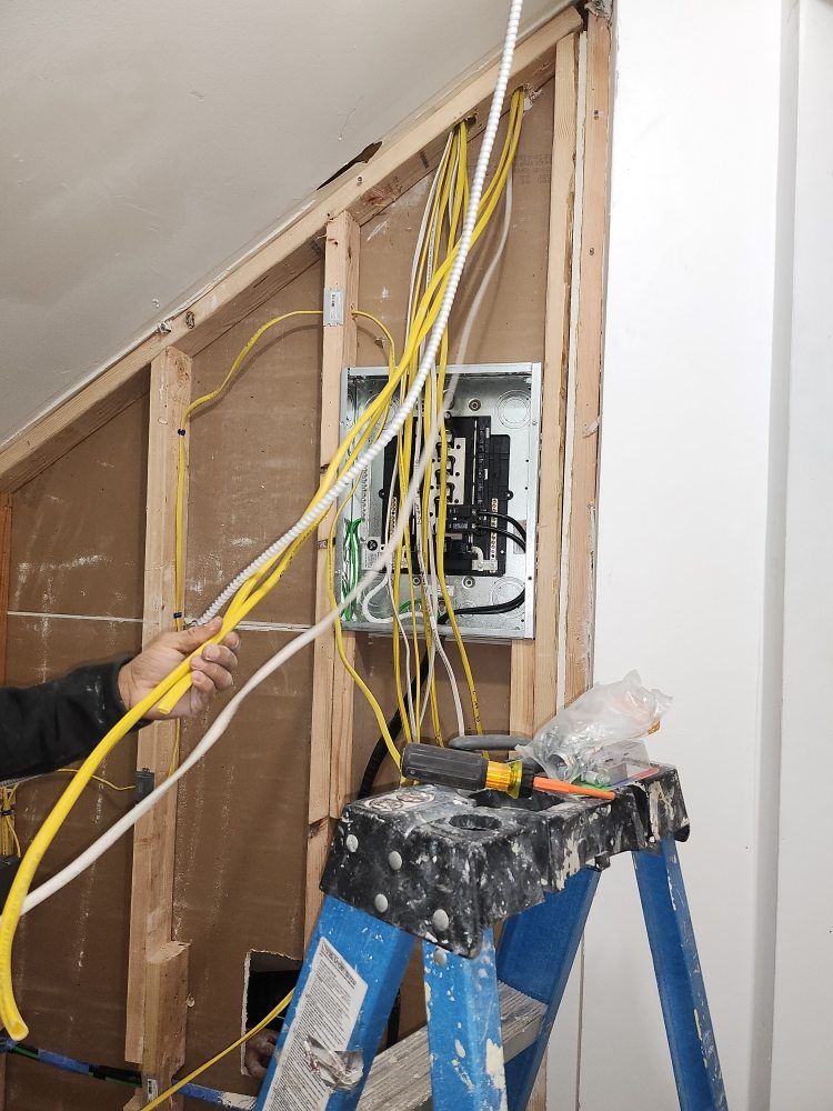 Slide of Rolando Chitiquez