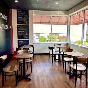 Gong Cha - Table Seating right of entrance - Bubble Tea Near Me - West Hartford, Connecticut Gong Cha - Table Seating right of entrance - Bubble Tea Near Me - West Hartford, Connecticut