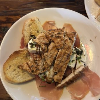 Romanacci - Norwalk - Prosciutto, buffalo mozzarella, chicken - Pizza Near Me - Norwalk, Connecticut
