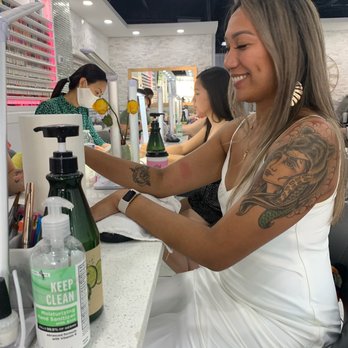 Lush Nail Bar - Nail Salons Near Me - Gilbert, Arizona