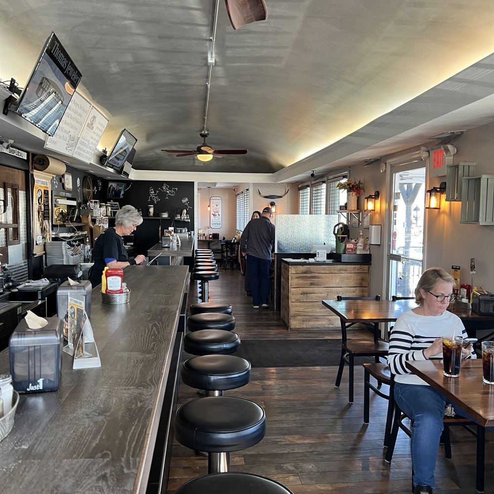 Cow Patty's - Dining area. - Burgers Near Me - Wantage, New Jersey