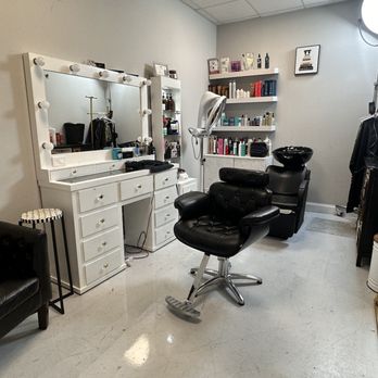 Color Me Prunella - Studio - Hair Stylists Near Me - San Antonio, Texas Color Me Prunella - Studio - Hair Stylists Near Me - San Antonio, Texas