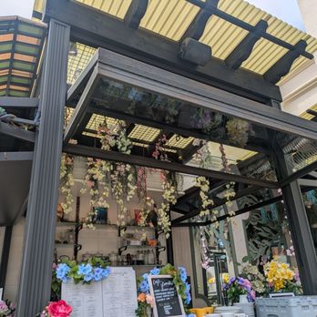 Queenstown Village - Cafe bar - Burgers Near Me - La Jolla, California
