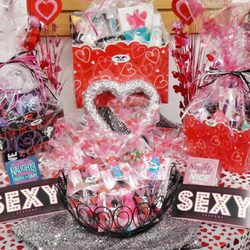 Valentine's Day Gifts & Baskets