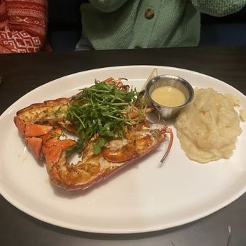 Real Seafood Company Coconut Point - Lobster with mashed potato - Seafood Near Me - Estero, Florida Real Seafood Company Coconut Point - Lobster with mashed potato - Seafood Near Me - Estero, Florida
