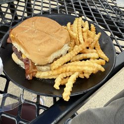 Fox Harbor - Kids cheeseburger