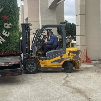 Forklifts of Florida - American forklift crew handling business. - Machine & Tool Rental Near Me - Orlando, Florida Forklifts of Florida - American forklift crew handling business. - Machine & Tool Rental Near Me - Orlando, Florida